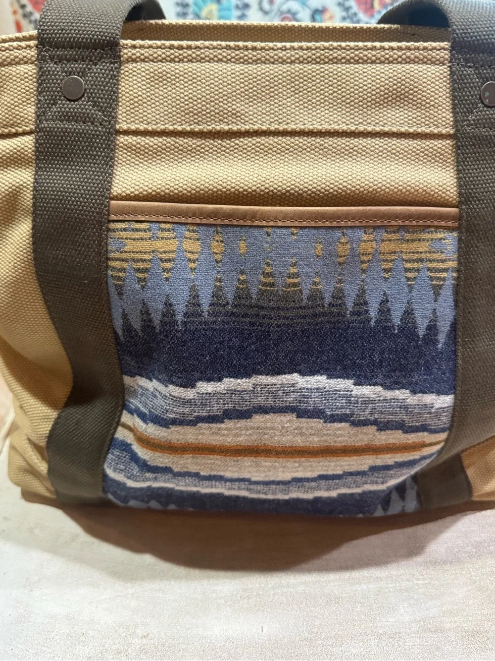 Pendleton Tote Crescent Bay Aztec Beige Blue 14″W x 12½”H x 6″D Canvas Wool Nice